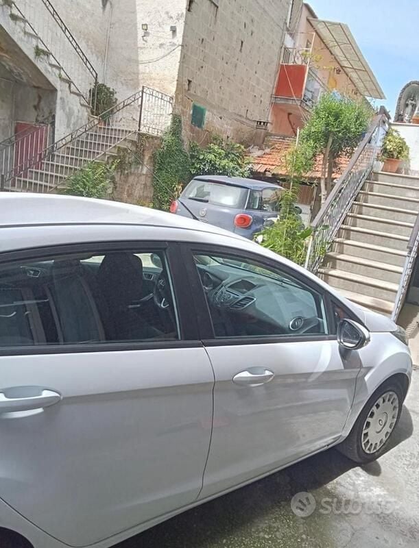 Usata Ford Fiesta 75 CV (55 kW) 2017 Bianco Utilitaria