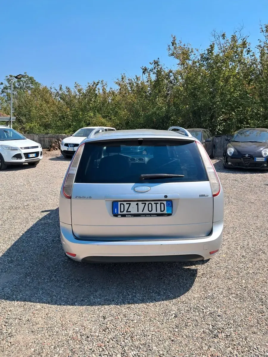 Usata Ford Focus Titanium 109 CV (80 kW) 2010 Argento Station wagon