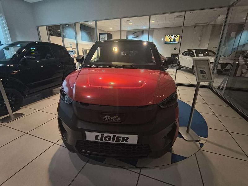 Nuova Ligier JS50 2025 Rosso Utilitaria