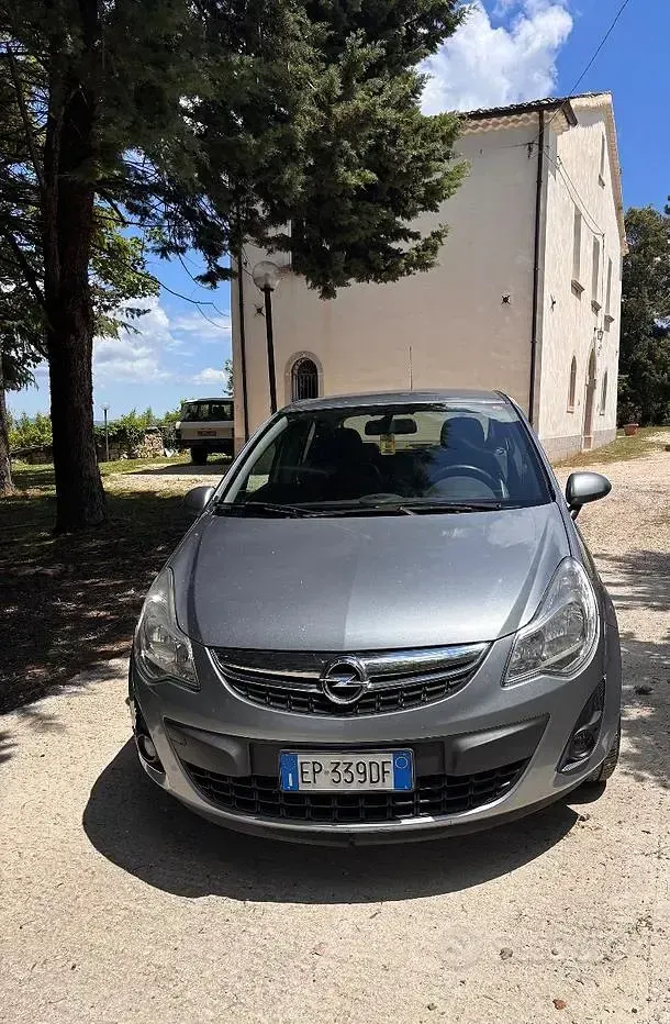 Usata Opel Corsa 85 CV (62 kW) 2013 Grigio Utilitaria