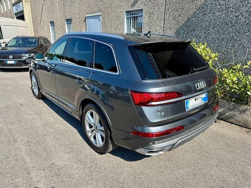 Usata Audi Q7 S-Line 286 CV (210 kW) 2022 Grigio daytona perla SUV