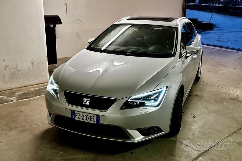 Grigio Usata 2015 Seat Leon Tre volumi | 8000 € (Buon prezzo) - Immagine 1/4
