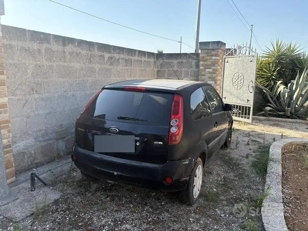 Usata Ford Fiesta 68 CV (50 kW) 2006 Utilitaria