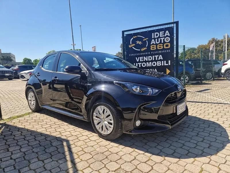 Usata Toyota Yaris Hybrid Business Edition 92 CV (67 kW) 2021 Berlina