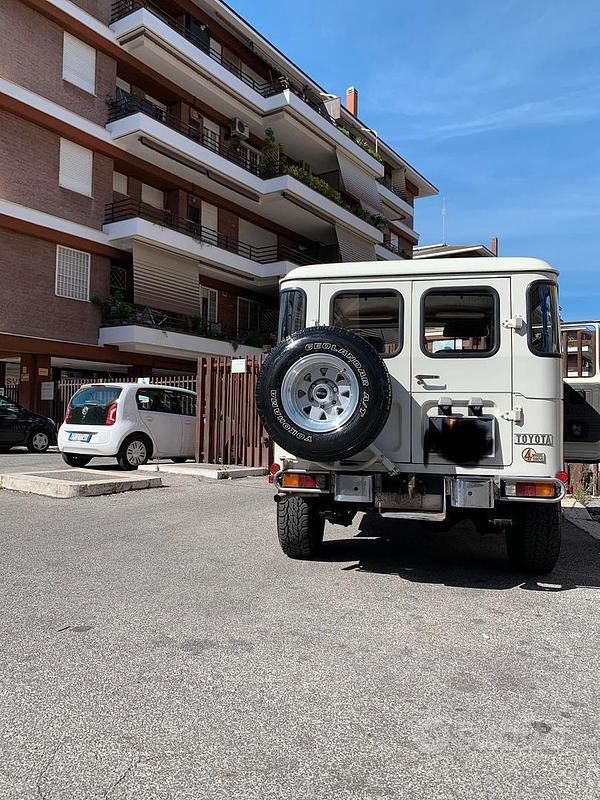Usata Toyota Land Cruiser 1981 Bianco SUV