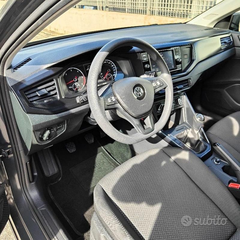Usata VW Polo Trendline 80 CV (58 kW) 2018 Grigio Berlina