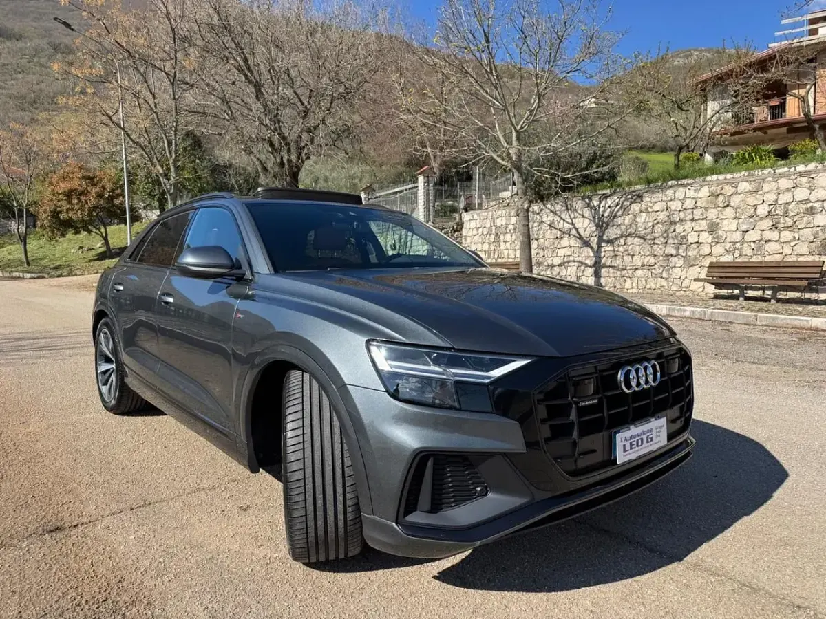 Usata Audi Q8 Sport 285 CV (209 kW) 2019 Grigio SUV