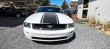 Usata Ford Mustang 387 CV (284 kW) 2006 Bianco Cabrio