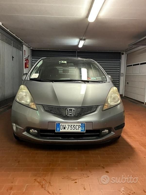 Grigio Usata 2009 Honda Jazz Elegance Due volumi | 6500 € - Immagine 1/4
