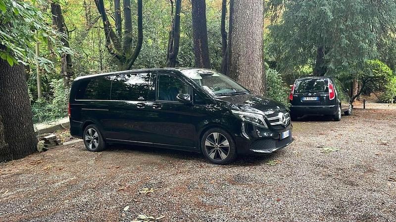 Usata Mercedes V300 Premium 239 CV (175 kW) 2023 Monovolume