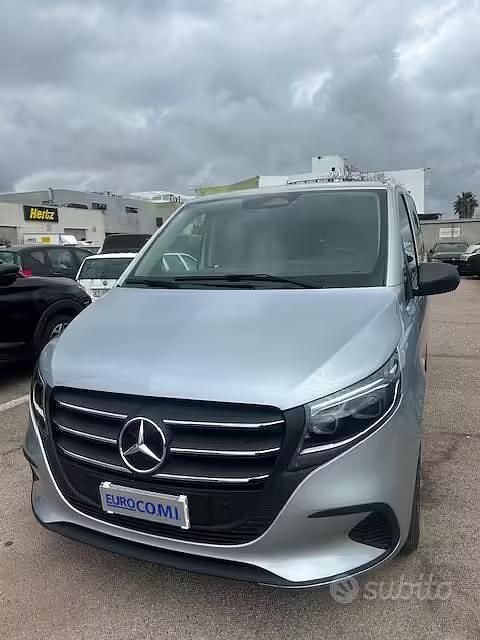 Usata Mercedes Vito 237 CV (174 kW) 2025 Grigio Furgone