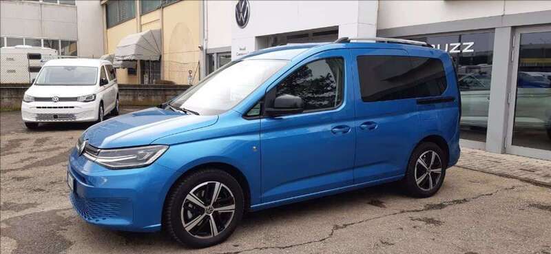 Azzurro metallizzato Usata 2024 VW Caddy Life Monovolume | 32.000 € (Molto cara) - Immagine 1/4