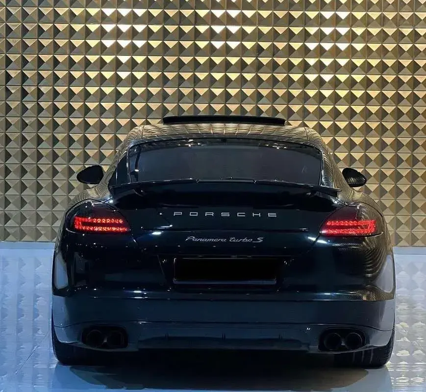 Usata Porsche Panamera Turbo S 551 CV (405 kW) 2012 Nero Utilitaria