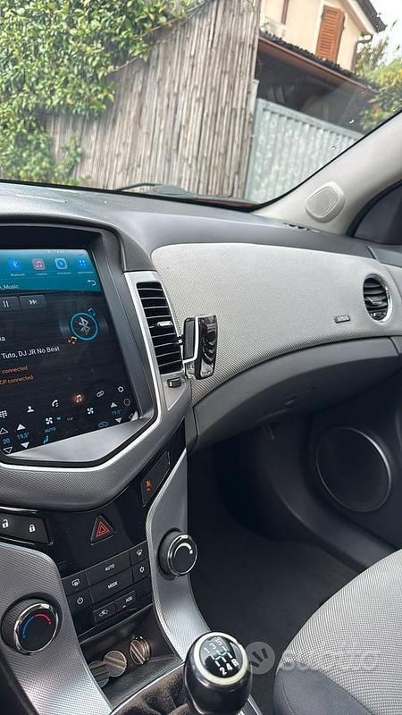 Grigio Usata 2010 Chevrolet Cruze Tre volumi | 2500 € (Super prezzo) - Immagine 1/4