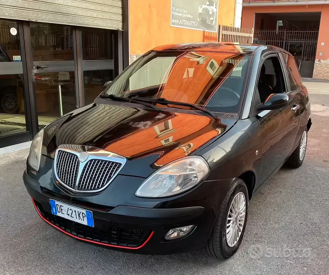 Usata Lancia Ypsilon 69 CV (50 kW) 2006 Nero Utilitaria