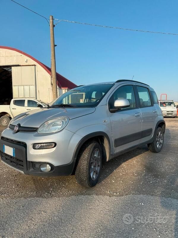 Usata Fiat Panda 4x4 95 CV (69 kW) 2015 Grigio Utilitaria