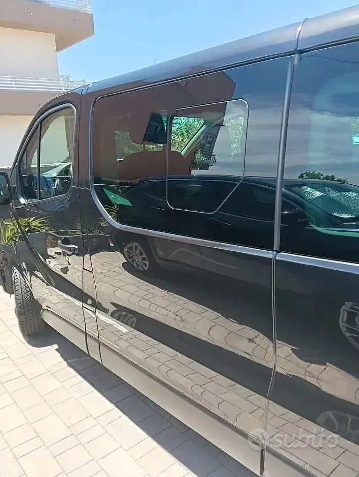Usata Renault Trafic 101 CV (74 kW) 2023 Nero Monovolume