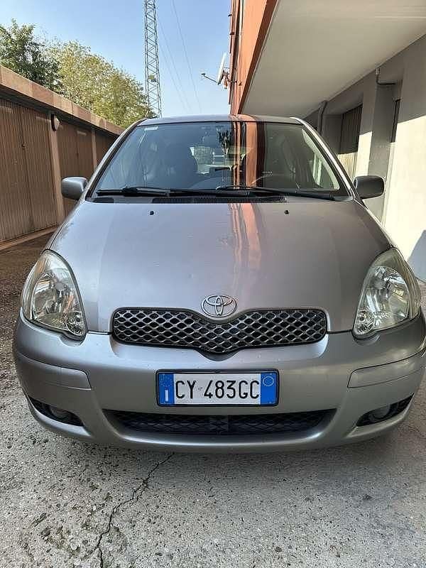 Usata Toyota Yaris Sol 65 CV (47 kW) 2005 Utilitaria