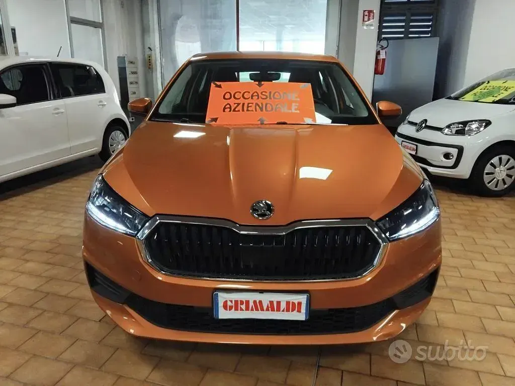 Usata Skoda Fabia Ambition 80 CV (58 kW) 2023 Arancione sunset / metallizzato Utilitaria