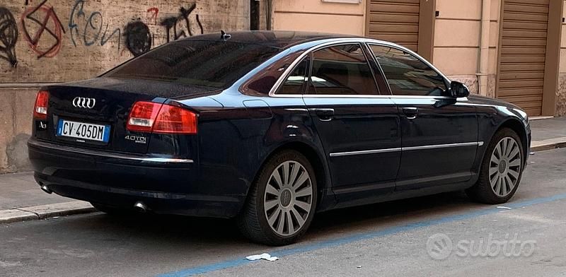 Usata Audi A8 Ambiente 275 CV (202 kW) 2005 Blu/azzurro Berlina