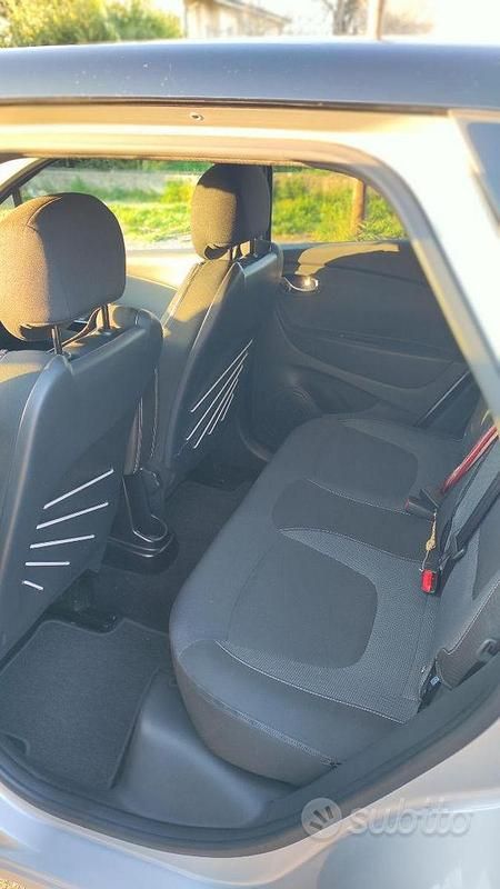 Usata Renault Captur 90 CV (66 kW) 2016 Grigio SUV