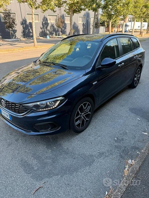 Usata Fiat Tipo Lounge 95 CV (69 kW) 2019 Blu Station wagon