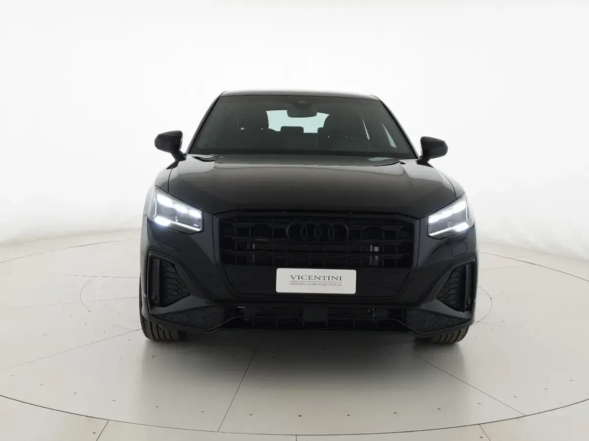 Nuova Audi Q2 S-Line 150 CV (110 kW) 2026 Nero mito metallizzato SUV