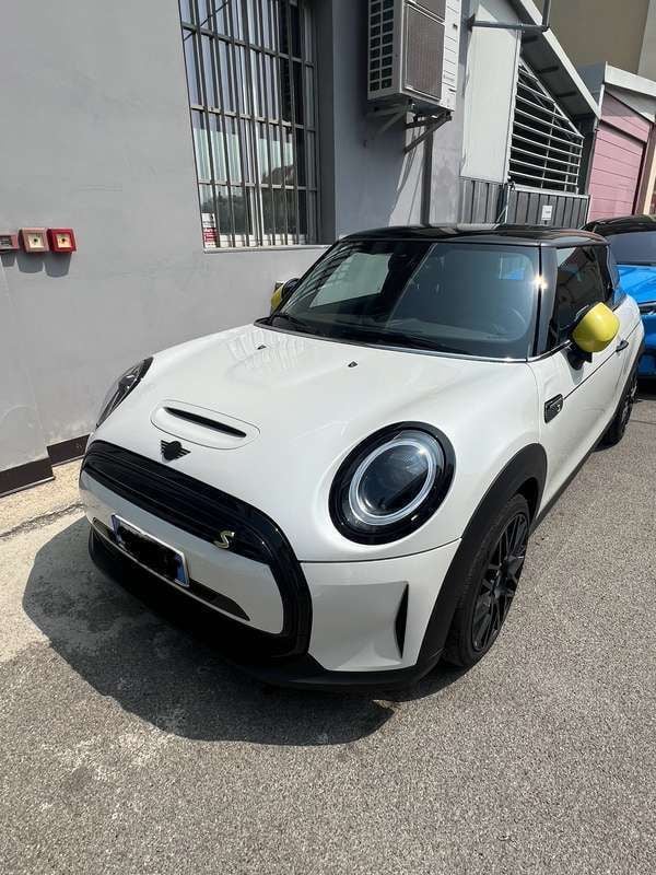 Bianco Usata 2023 Mini Cooper SE Essential Utilitaria | 23.500 € (Buon prezzo) - Immagine 1/4