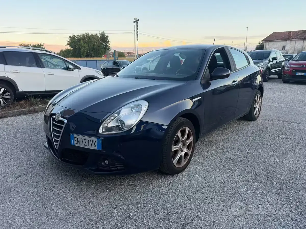 Usata Alfa Romeo Giulietta Progression 105 CV (77 kW) 2012 Nero Utilitaria