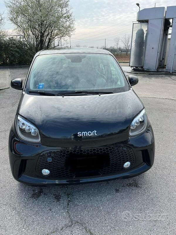 Usata Smart ForFour Electric Drive Prime 41 kW (56 CV) 2021 Nero Utilitaria