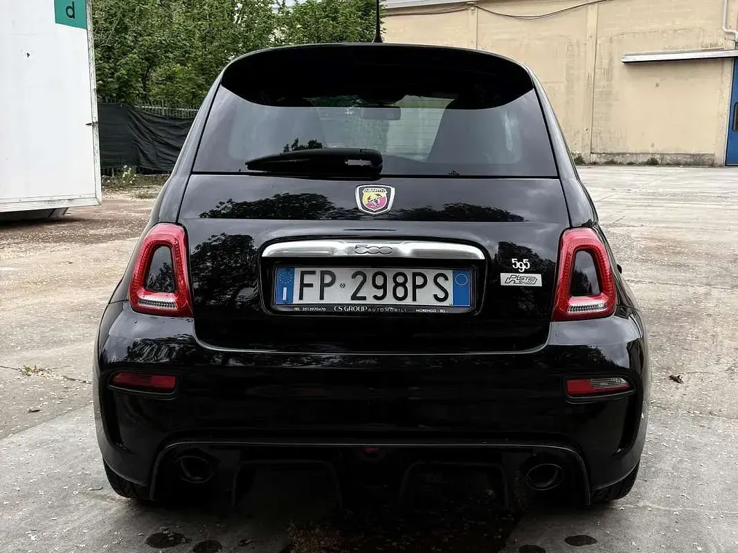 Usata Abarth 595 Pista 160 CV (117 kW) 2018 Nero Utilitaria