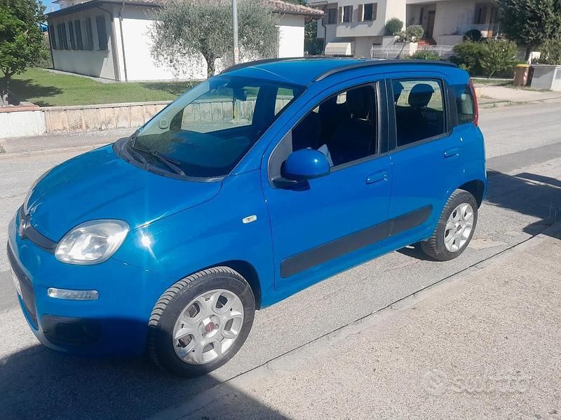 Blu Usata 2013 Fiat Panda Lounge Due volumi | 2900 € (Buon prezzo) - Immagine 1/4