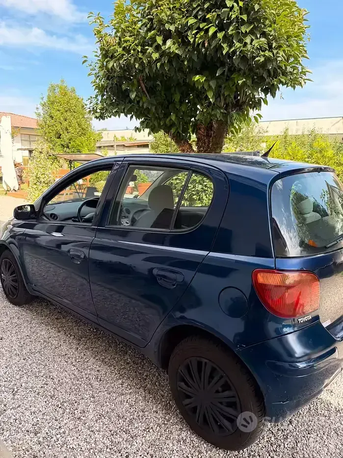Usata Toyota Yaris Sol 65 CV (47 kW) 2003 Bluazzurro Berlina