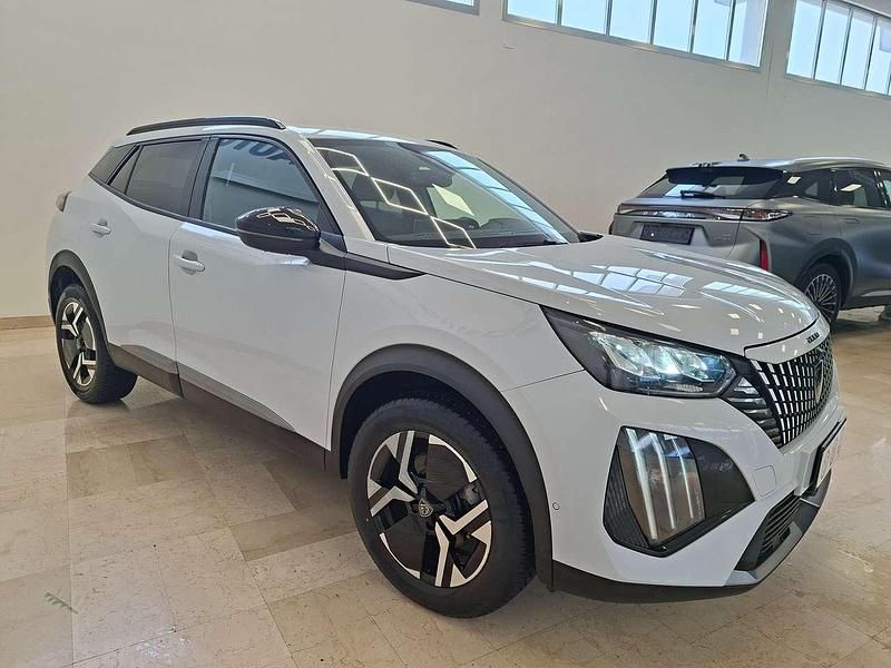 Usata Peugeot 2008 Allure 131 CV (96 kW) 2023 Bianco SUV