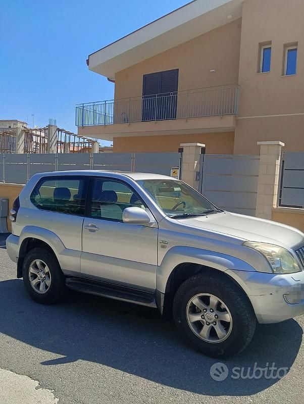 Usata Toyota Land Cruiser Executive 166 CV (122 kW) 2004 Grigio SUV