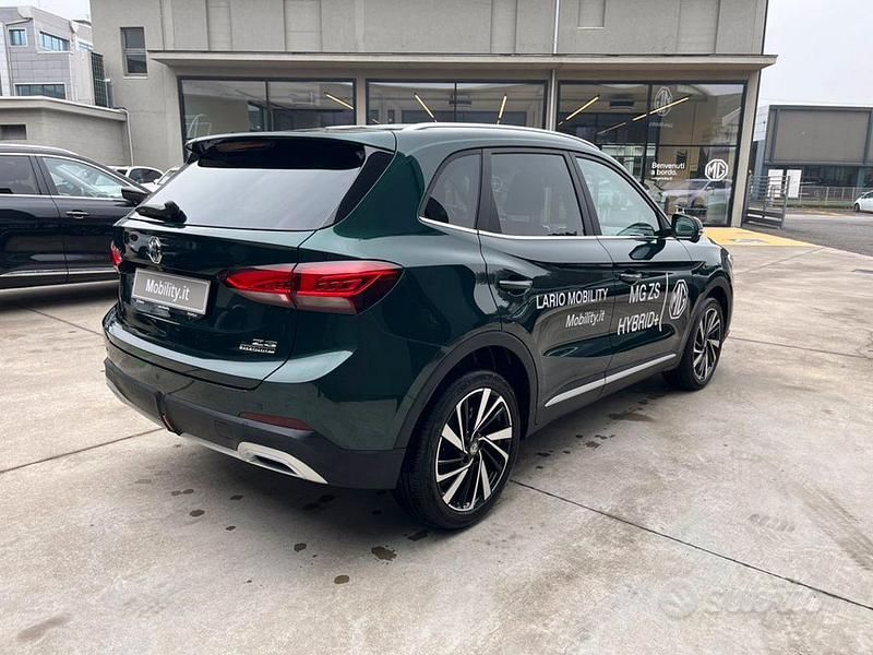 Usata MG ZS Luxury 197 CV (144 kW) 2024 Verde SUV