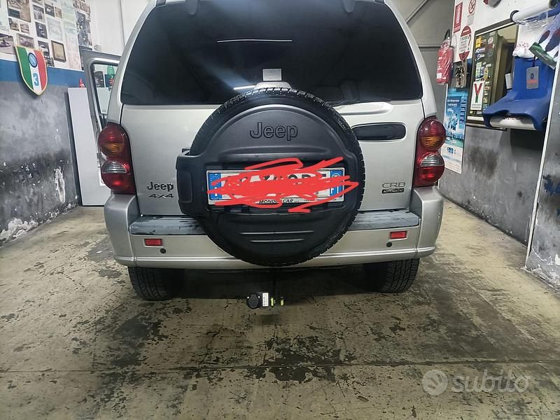 Grigio Usata 2003 Jeep Cherokee SUV | 3500 € (Ottimo prezzo) - Immagine 1/4