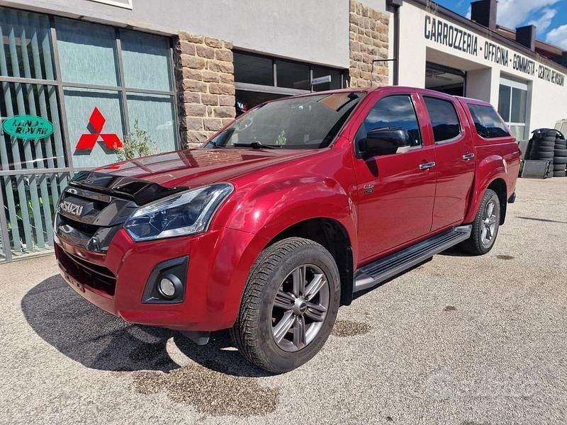 Bordeaux(met.) Usata 2019 Isuzu D-Max Pick-up | 25.800 € (Buon prezzo) - Immagine 1/4