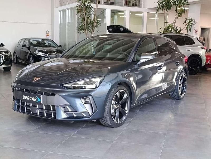 Usata Cupra Leon 150 CV (110 kW) 2025 Grigio scuro Utilitaria