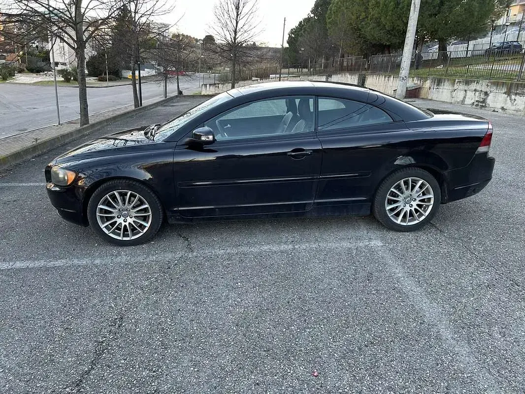 Usata Volvo C70 Momentum 136 CV (100 kW) 2007 Cabrio