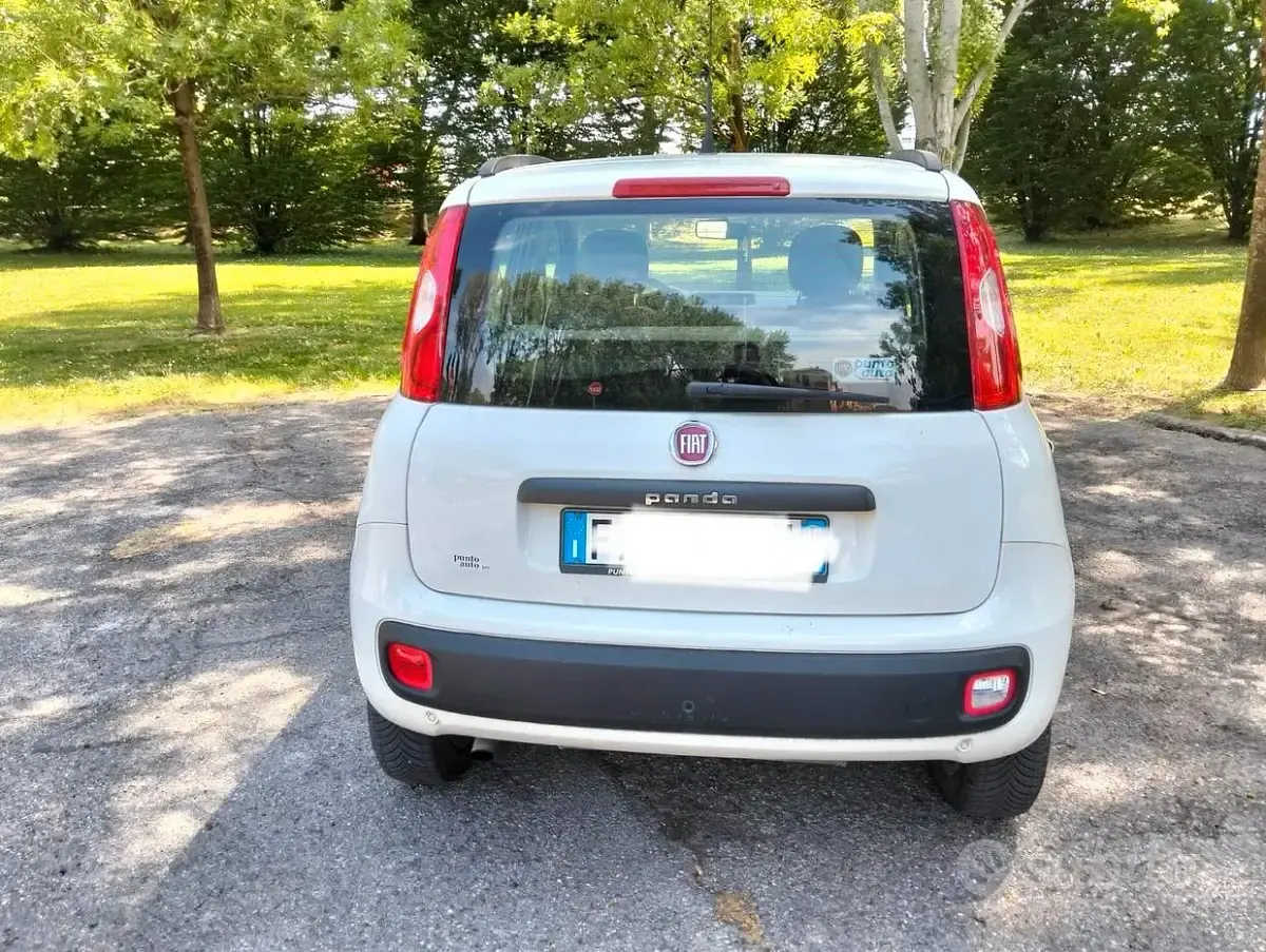 Usata Fiat Panda Lounge 85 CV (62 kW) 2015 Bianco Utilitaria