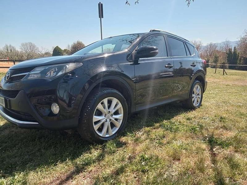 Usata Toyota RAV4 Lounge 150 CV (110 kW) 2015 SUV