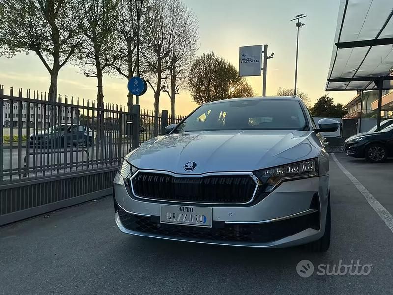 Usata Skoda Octavia Selection 150 CV (110 kW) 2024 Grigio Station wagon