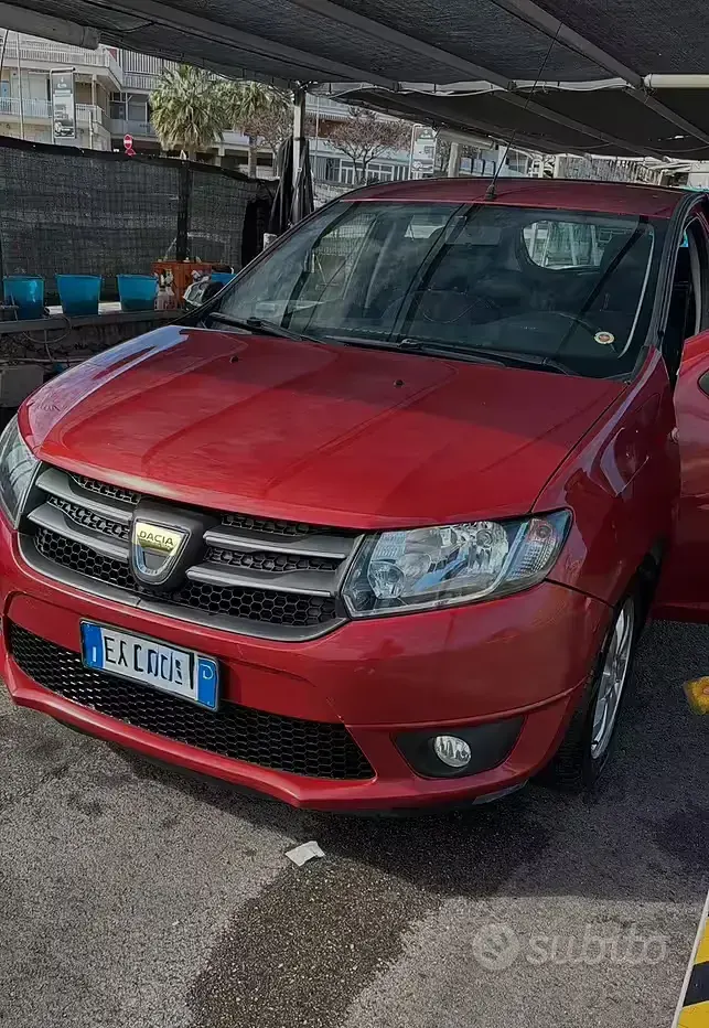 Usata Dacia Sandero 75 CV (55 kW) 2014 Rosso Berlina