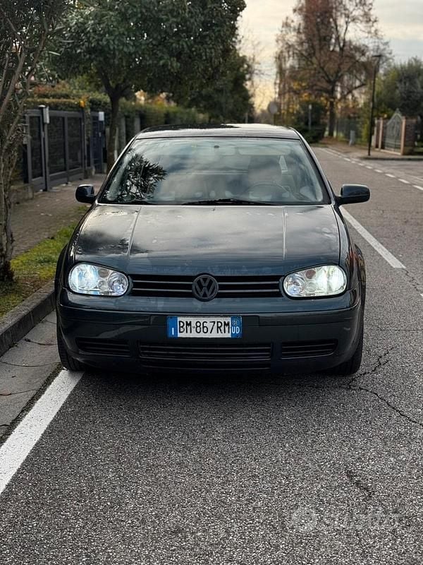 Usata 2001 VW Golf IV Tre volumi | 2500 € (Buon prezzo) - Immagine 1/4