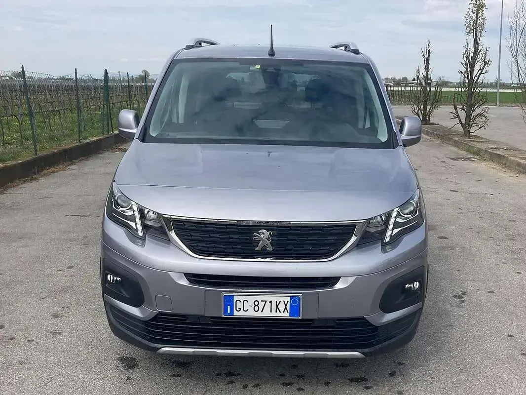 Usata Peugeot Rifter Allure 102 CV (75 kW) 2020 Argento Monovolume