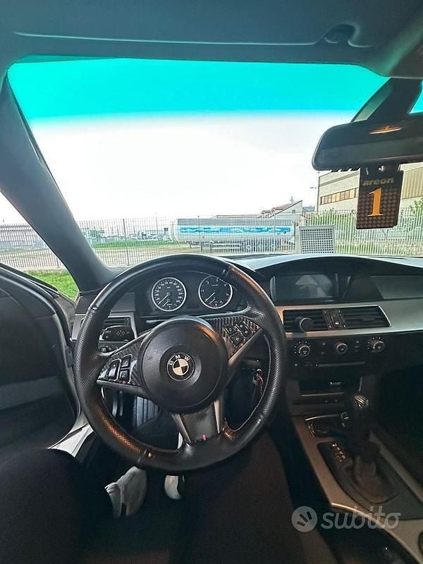 Usata BMW 530 218 CV (160 kW) 2004 Bianco Berlina