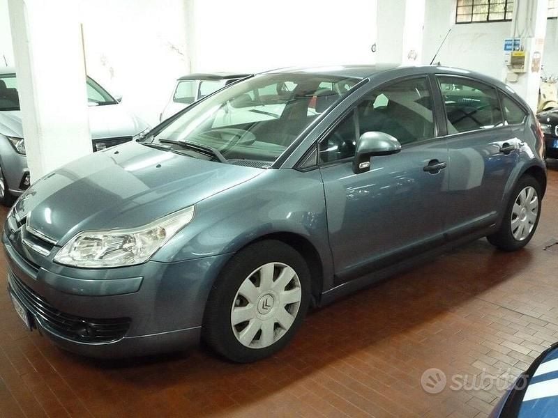 Usado Citroën C4 Seduction 88 CV (64 kW) 2006 Gris Berlina