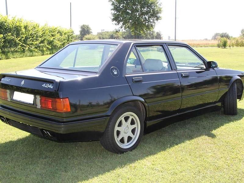 Usata Maserati 424 245 CV (180 kW) 1992 Nero Berlina