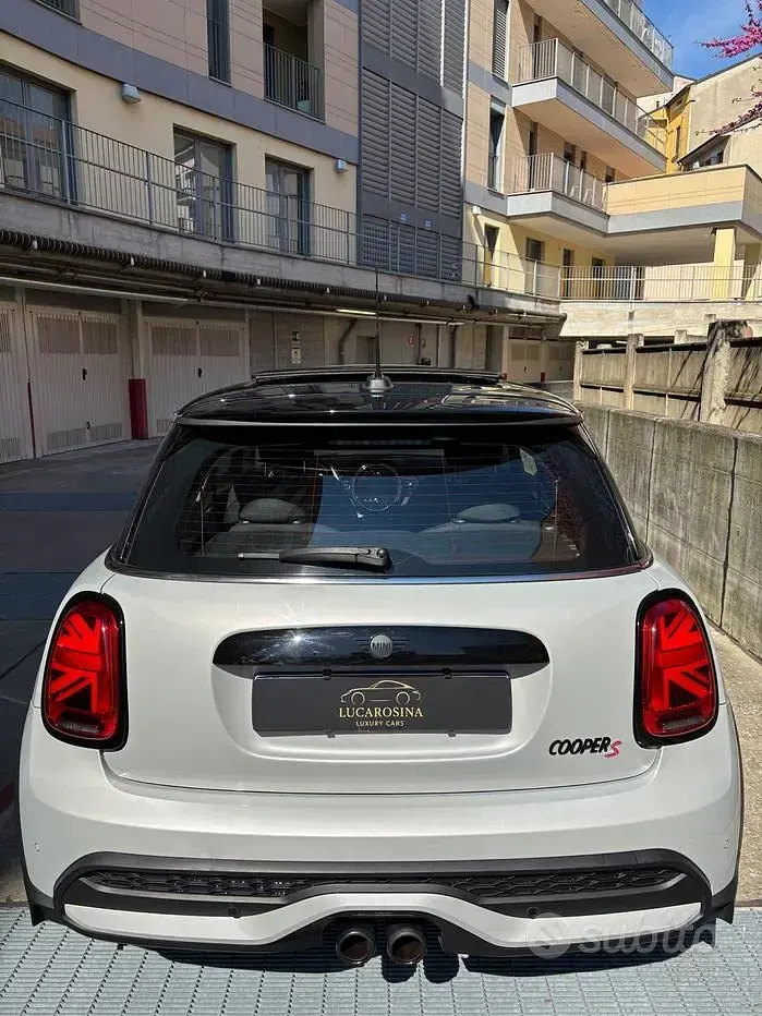 Usata Mini Cooper S 178 CV (130 kW) 2022 Grigio Utilitaria